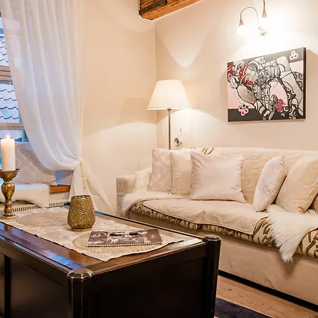 Oldhouse - Old Town Apartment