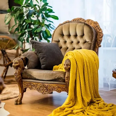 Oldhouse - Old Town *