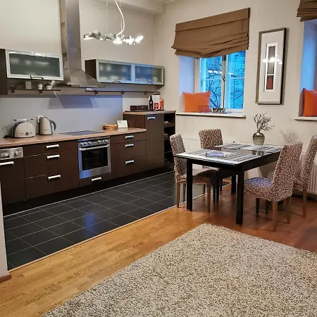 Oldhouse - Old Town Apartman *