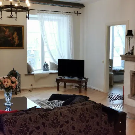 Oldhouse - Old Town Apartment *