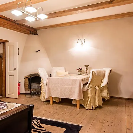 Oldhouse - Old Town Apartman