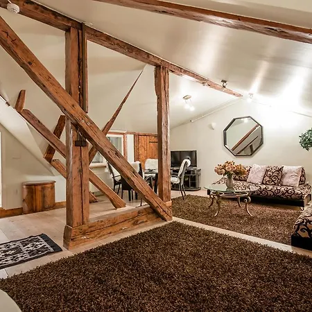 Oldhouse - Old Town Apartman