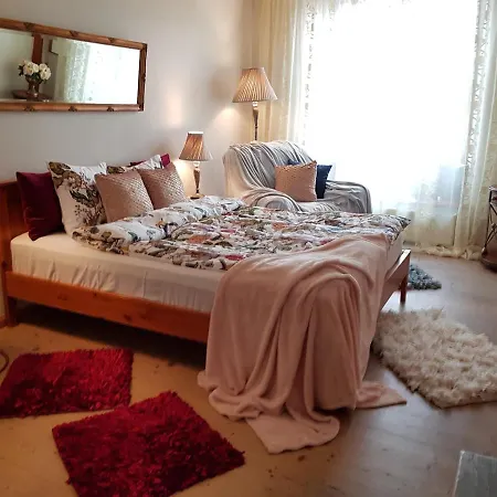 Oldhouse - Old Town *